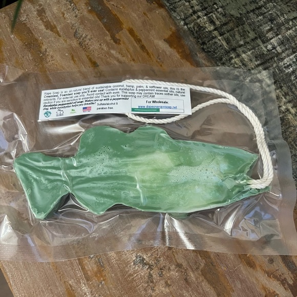 Bass Soap on a Rope. Eucalyptus Peppermint Soap. New in packaging. - Picture 4 of 6